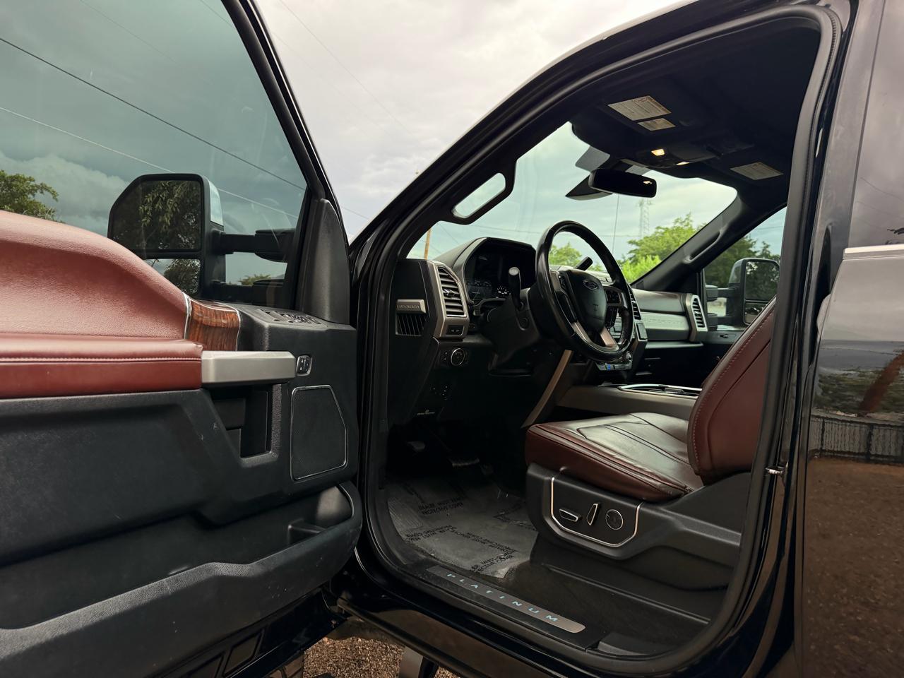 Ford Super Duty F-250 SRW Platinum 4WD Crew Cab 6.75' Box 2017