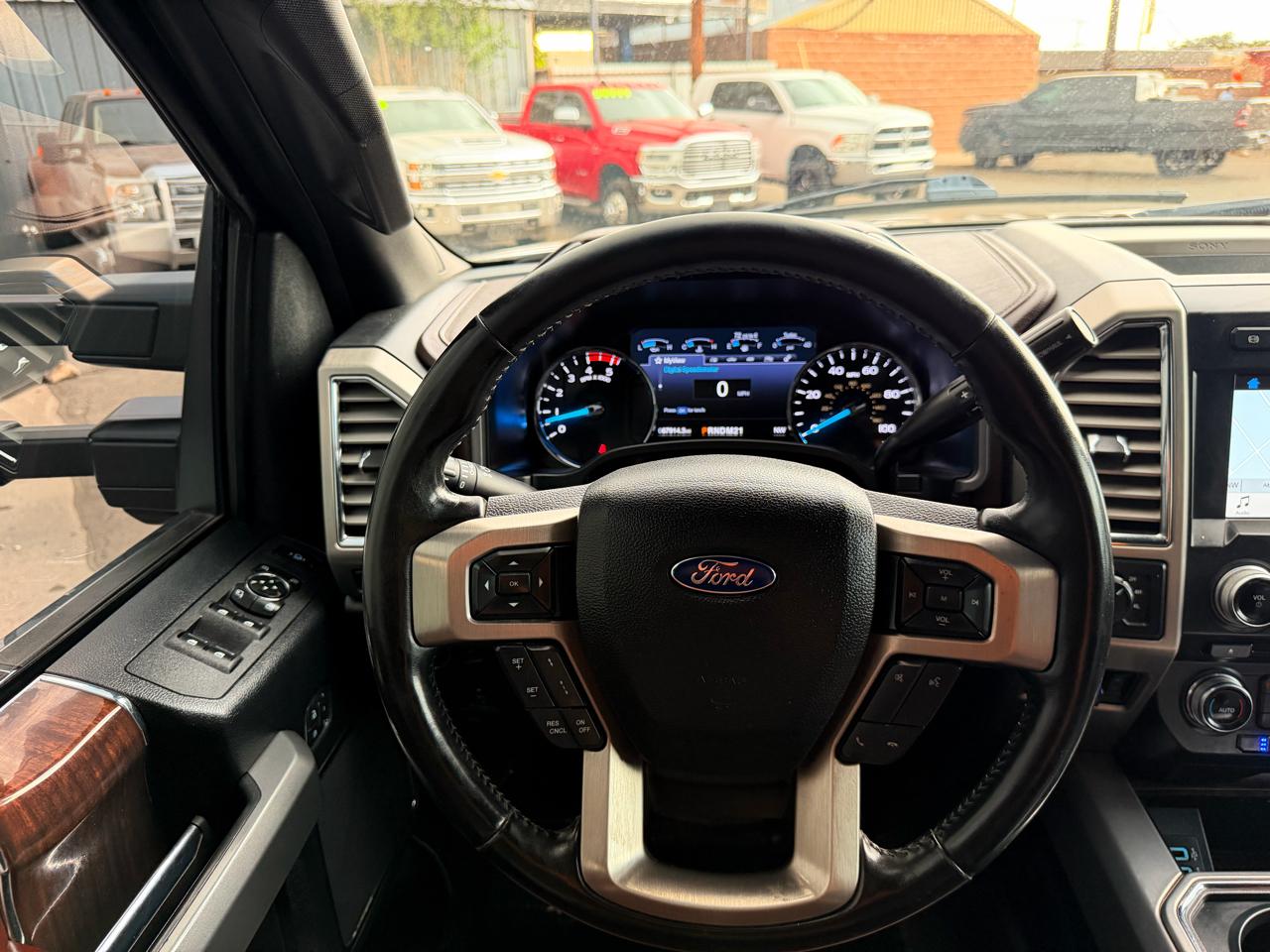 Ford Super Duty F-250 SRW Platinum 4WD Crew Cab 6.75' Box 2017
