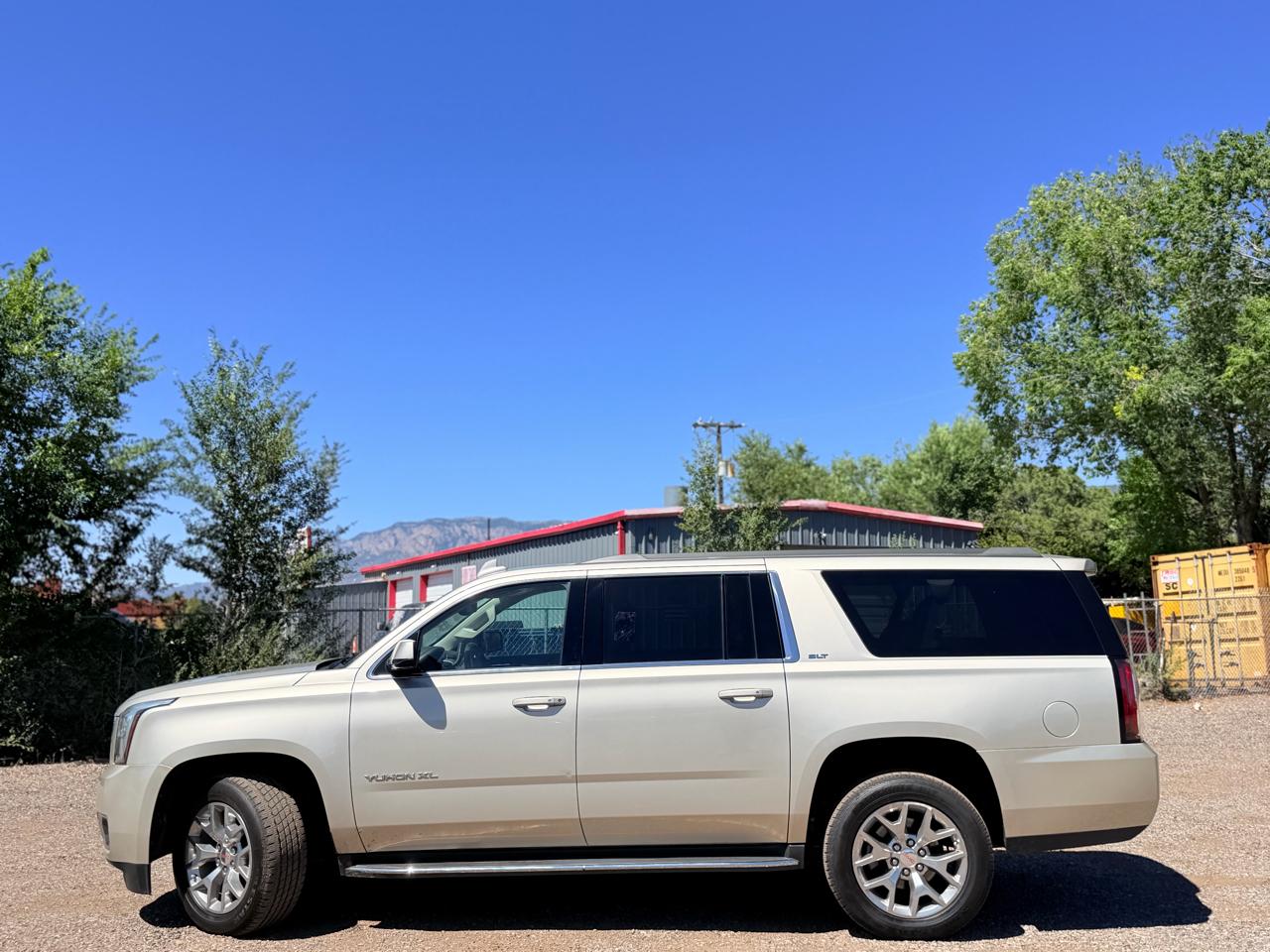 GMC Yukon XL 2WD 4dr SLT 2017