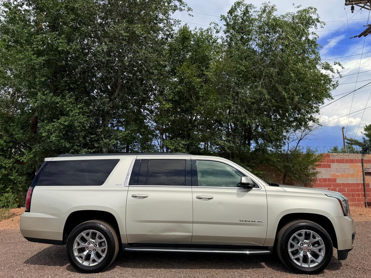 GMC Yukon XL 2WD 4dr SLT 2017