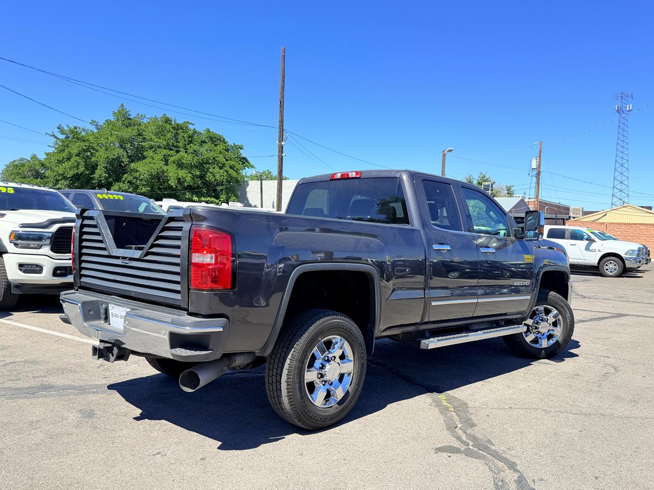 GMC Sierra 2500HD available WiFi 4WD Double Cab 144.2" SLT 2015