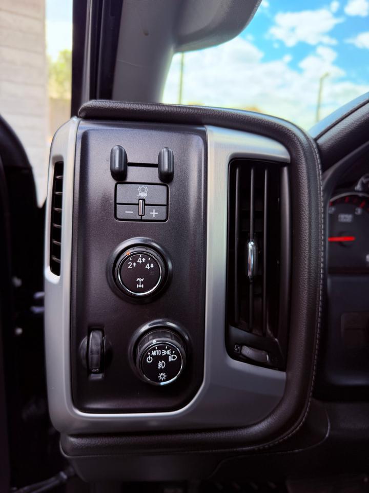 GMC Sierra 2500HD available WiFi 4WD Double Cab 144.2" SLT 2015