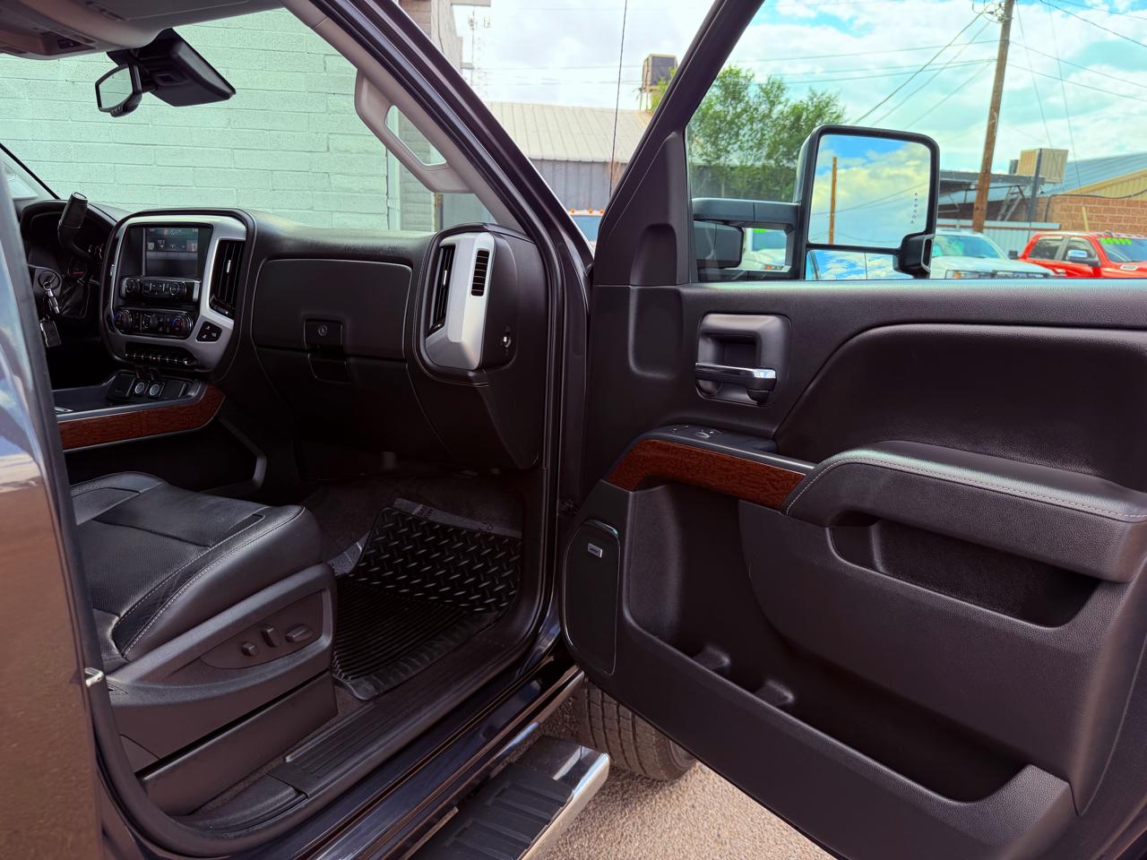 GMC Sierra 2500HD available WiFi 4WD Double Cab 144.2" SLT 2015