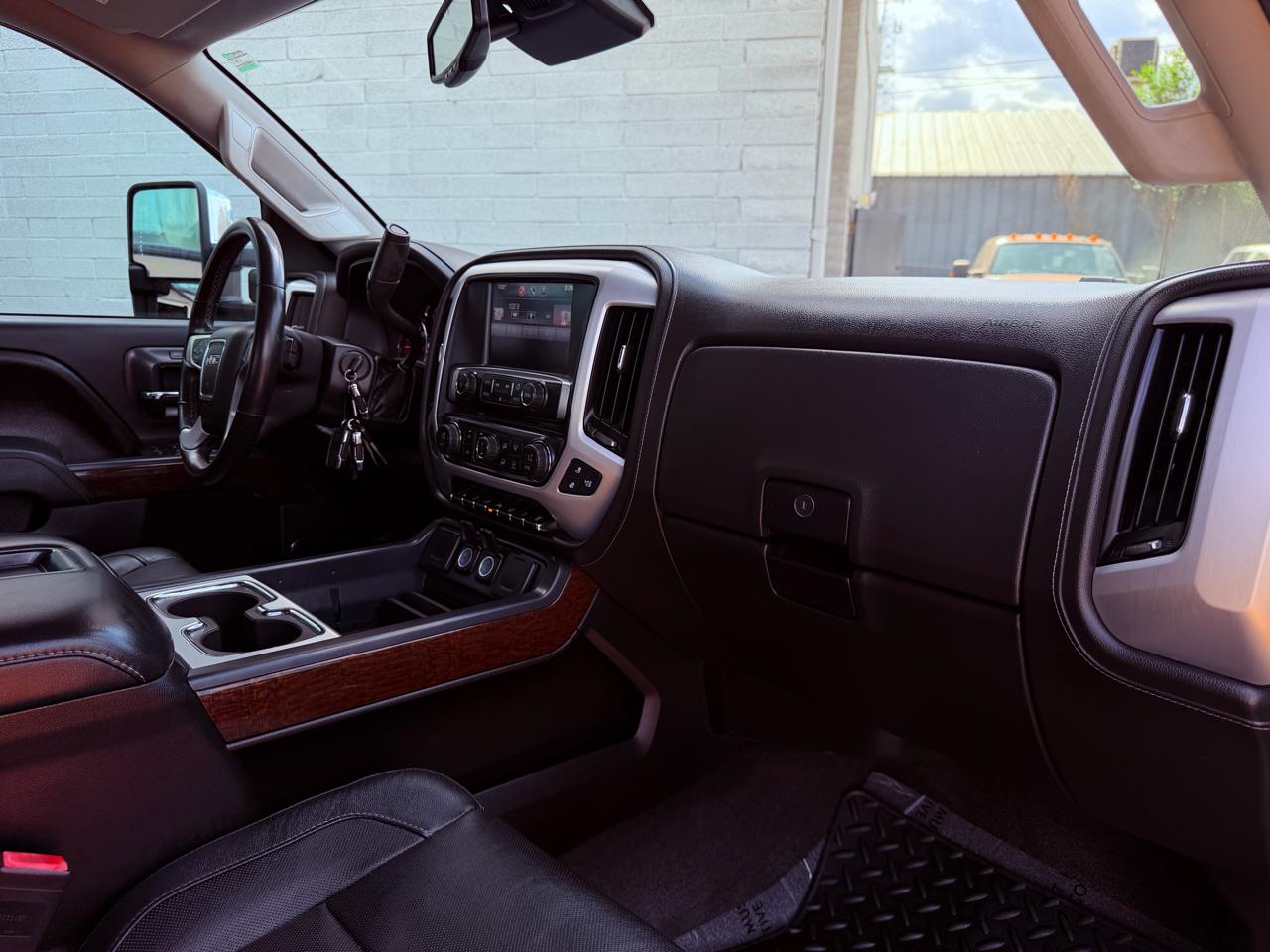 GMC Sierra 2500HD available WiFi 4WD Double Cab 144.2" SLT 2015