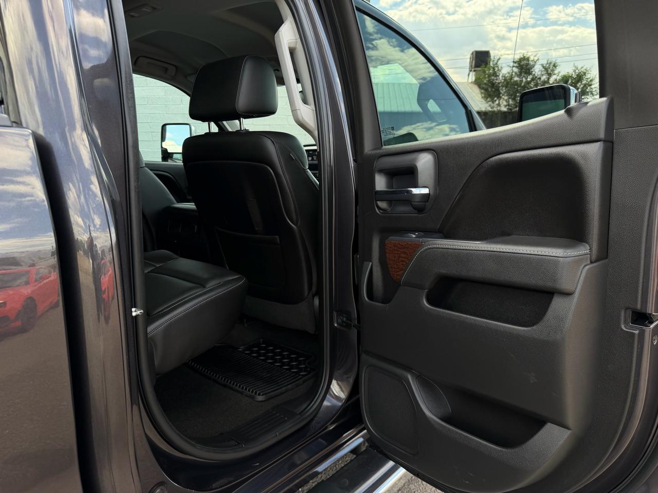 GMC Sierra 2500HD available WiFi 4WD Double Cab 144.2" SLT 2015