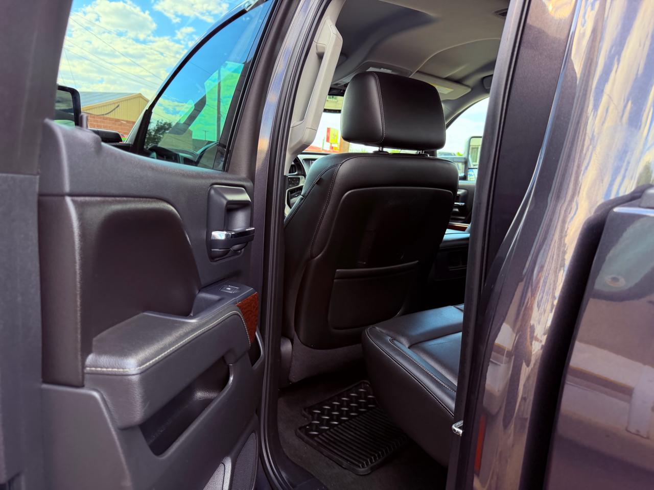 GMC Sierra 2500HD available WiFi 4WD Double Cab 144.2" SLT 2015