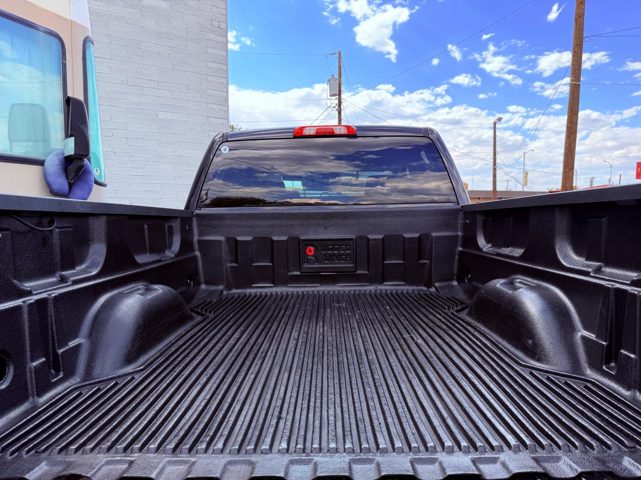 GMC Sierra 2500HD available WiFi 4WD Double Cab 144.2" SLT 2015