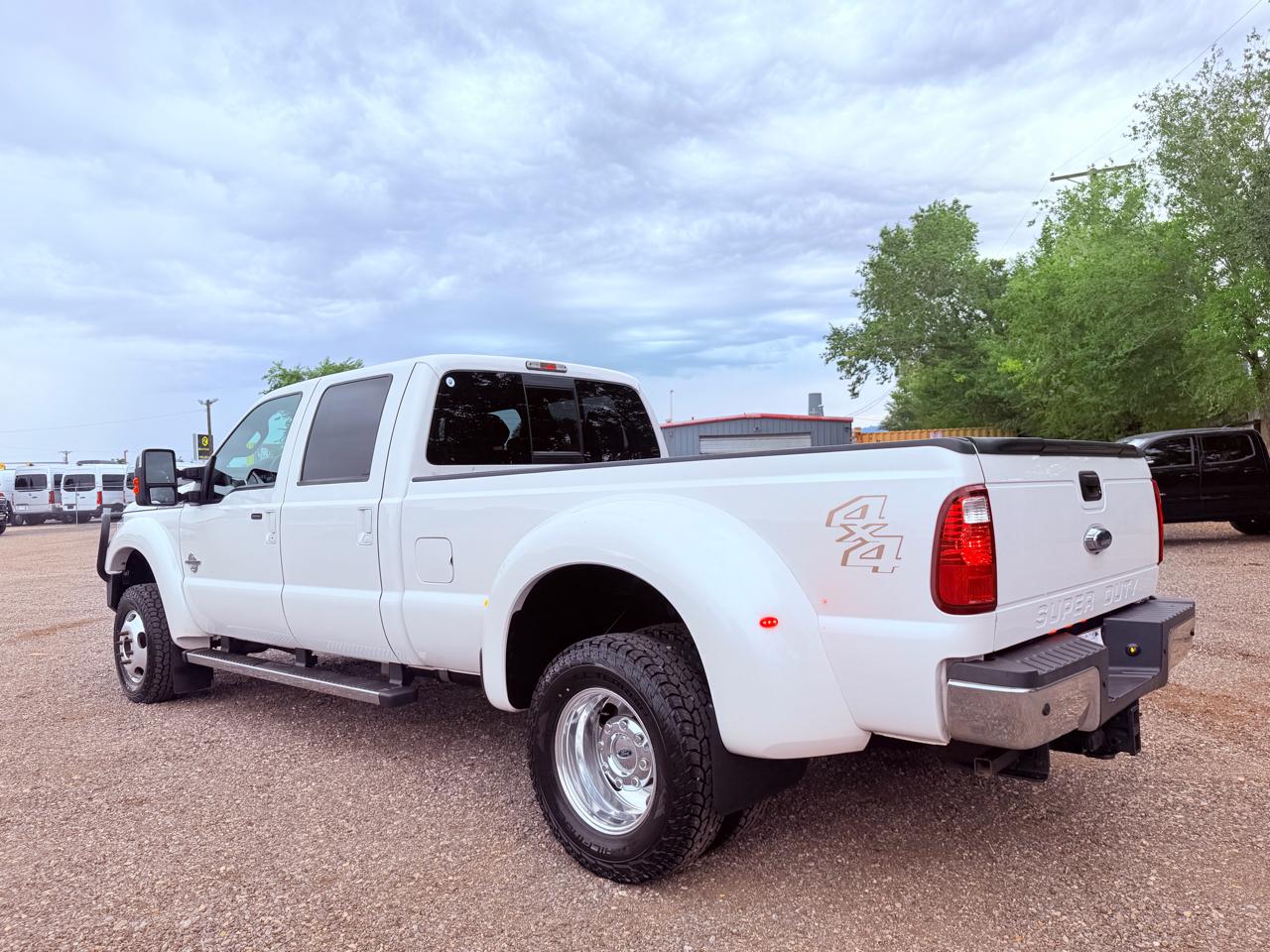 Ford Super Duty F-450 DRW 4WD Crew Cab 172" Lariat 2013