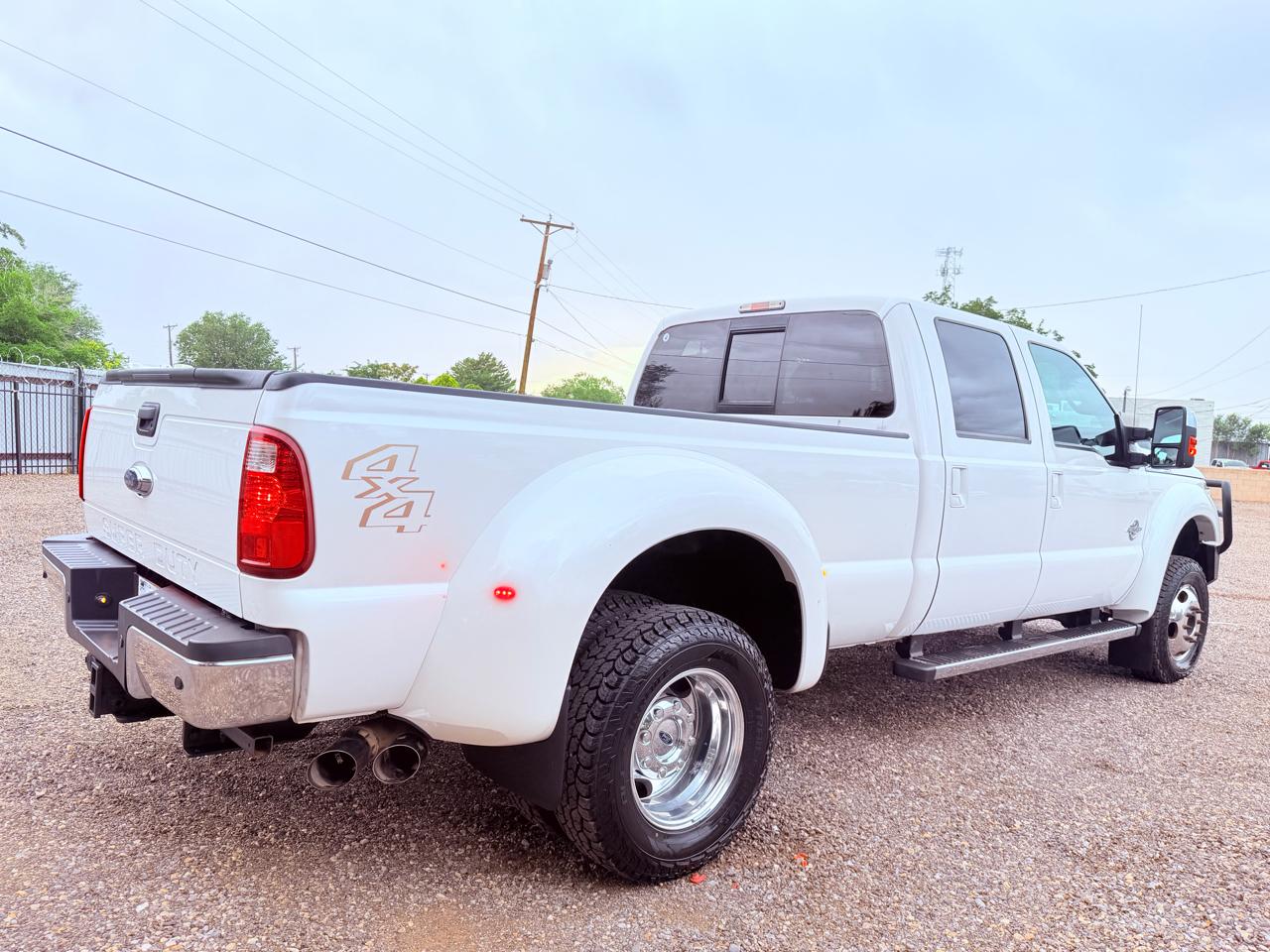 Ford Super Duty F-450 DRW 4WD Crew Cab 172" Lariat 2013
