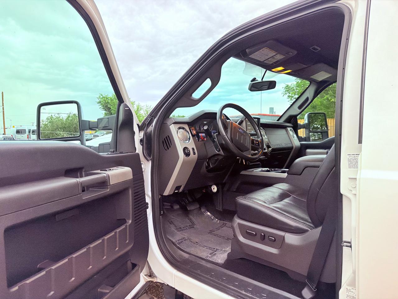Ford Super Duty F-450 DRW 4WD Crew Cab 172" Lariat 2013