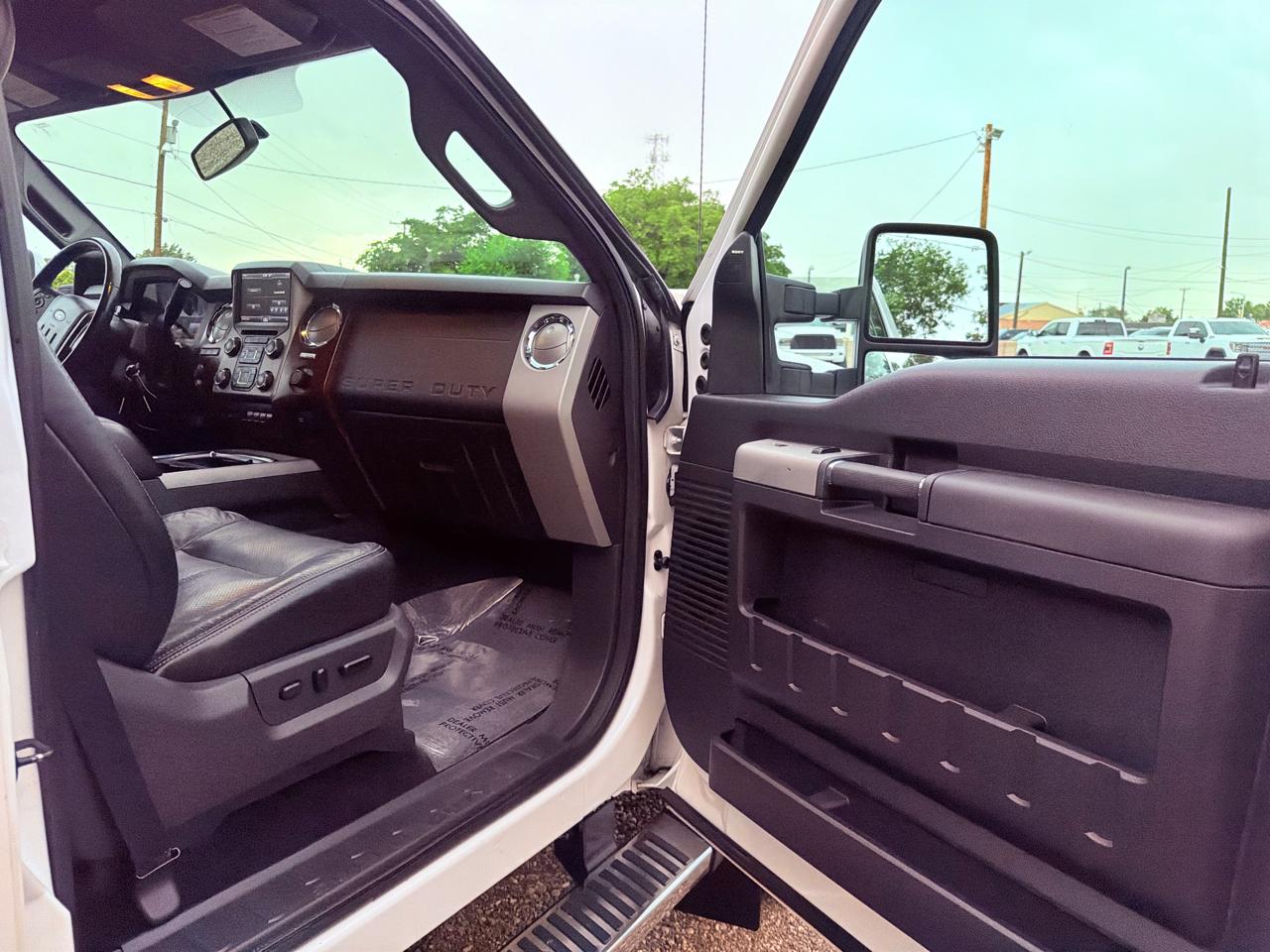 Ford Super Duty F-450 DRW 4WD Crew Cab 172" Lariat 2013