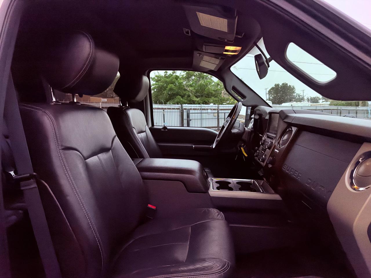 Ford Super Duty F-450 DRW 4WD Crew Cab 172" Lariat 2013