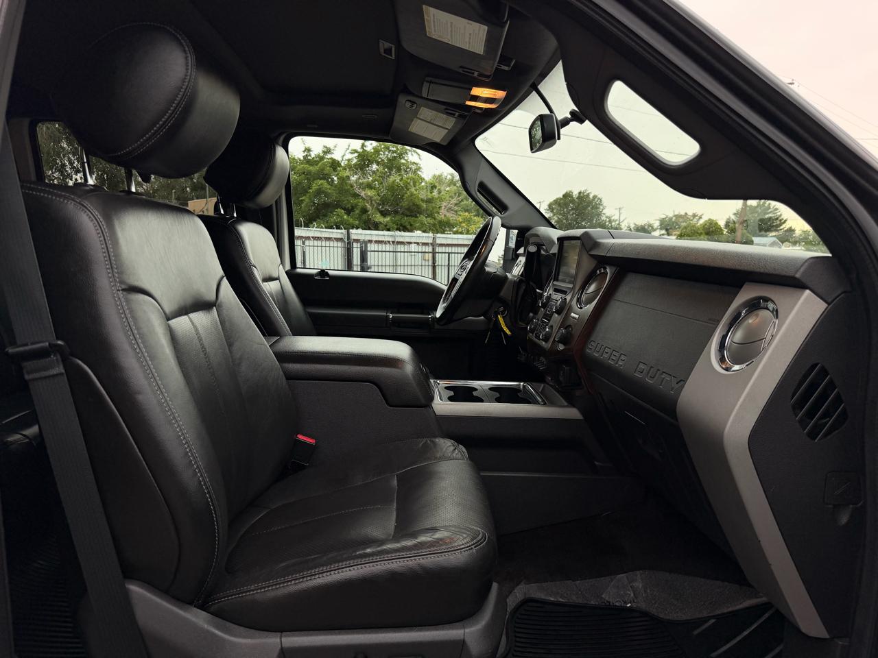 Ford Super Duty F-450 DRW 4WD Crew Cab 172" Lariat 2013