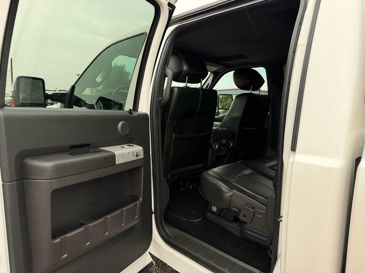 Ford Super Duty F-450 DRW 4WD Crew Cab 172" Lariat 2013