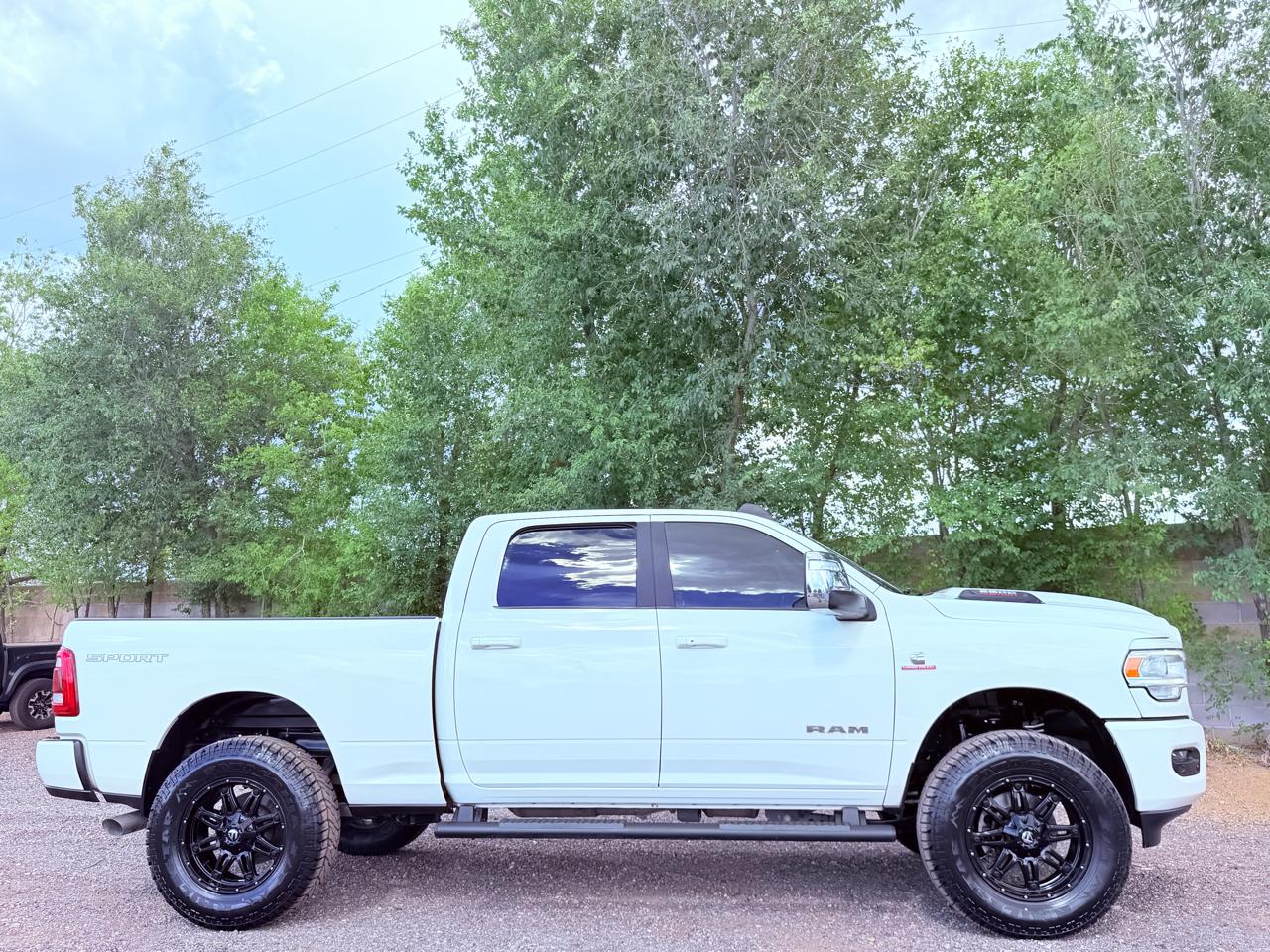 RAM 2500 Laramie 4x4 Crew Cab 6'4" Box 2024