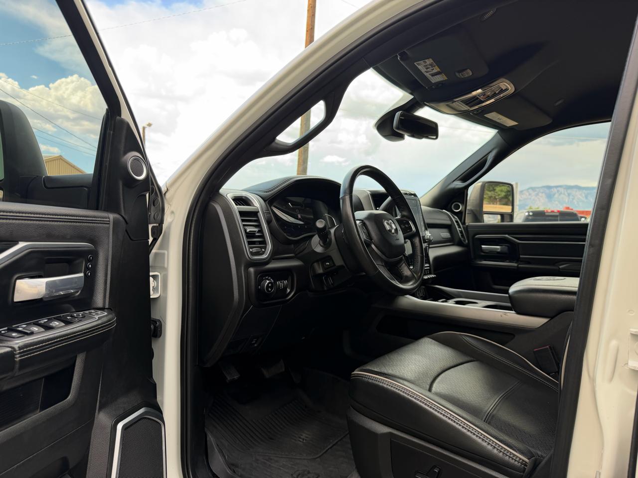 RAM 2500 Laramie 4x4 Crew Cab 6'4" Box 2024