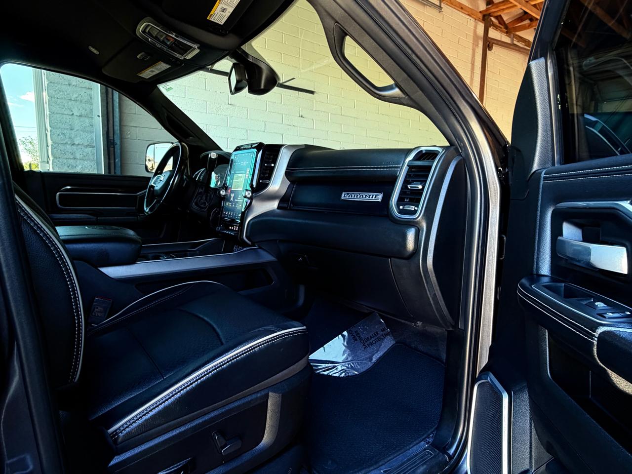 RAM 2500 Laramie 4x4 Crew Cab 6'4" Box 2021