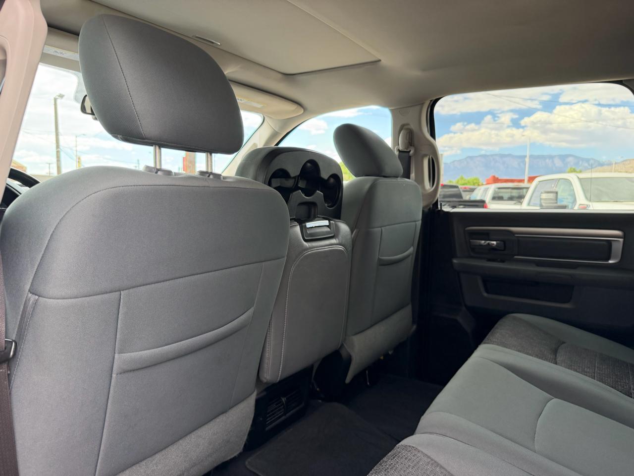 RAM 2500 4WD Mega Cab 160.5" Big Horn 2015