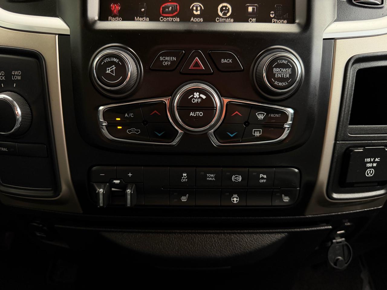 RAM 2500 4WD Mega Cab 160.5" Big Horn 2015