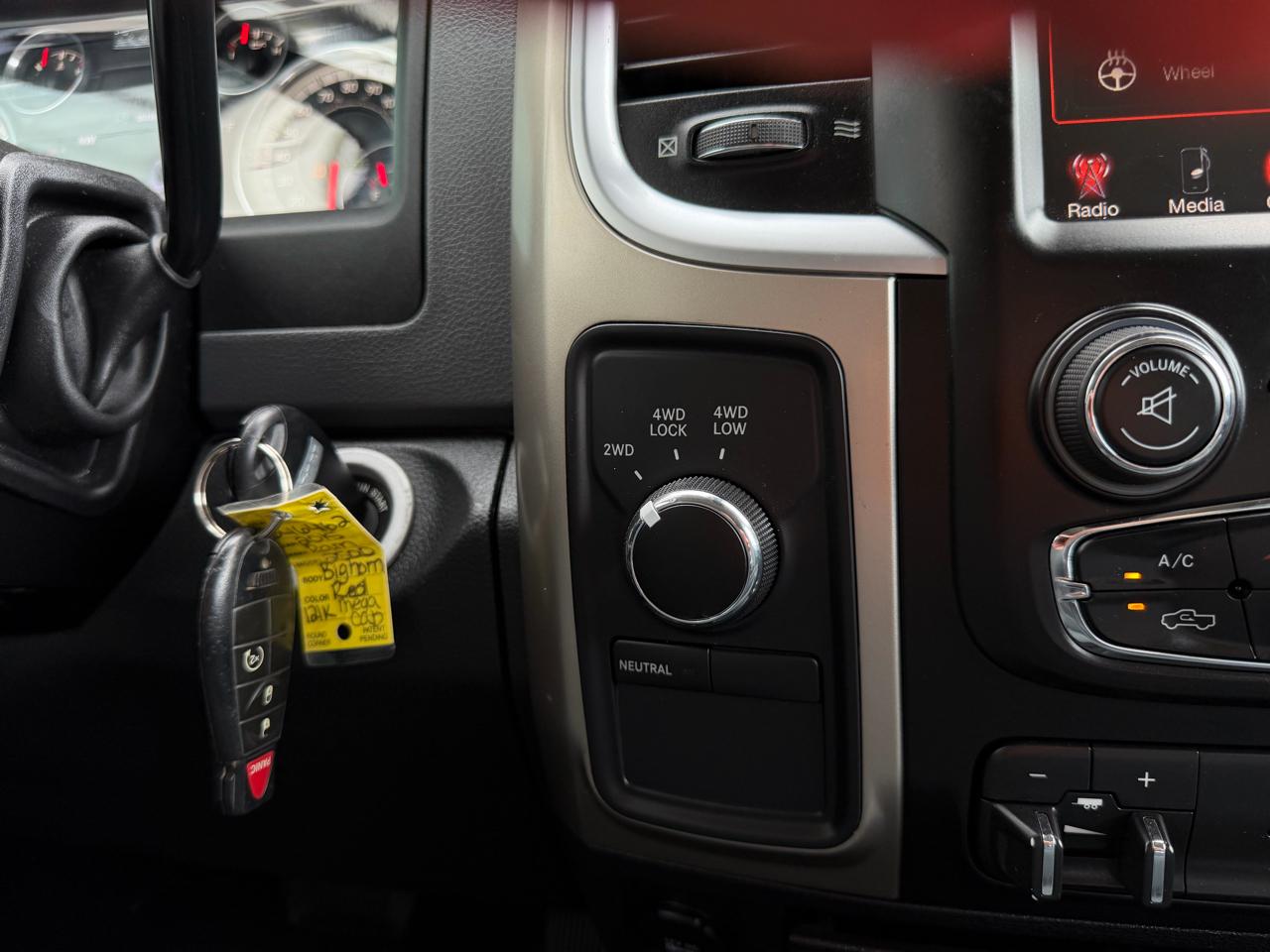 RAM 2500 4WD Mega Cab 160.5" Big Horn 2015