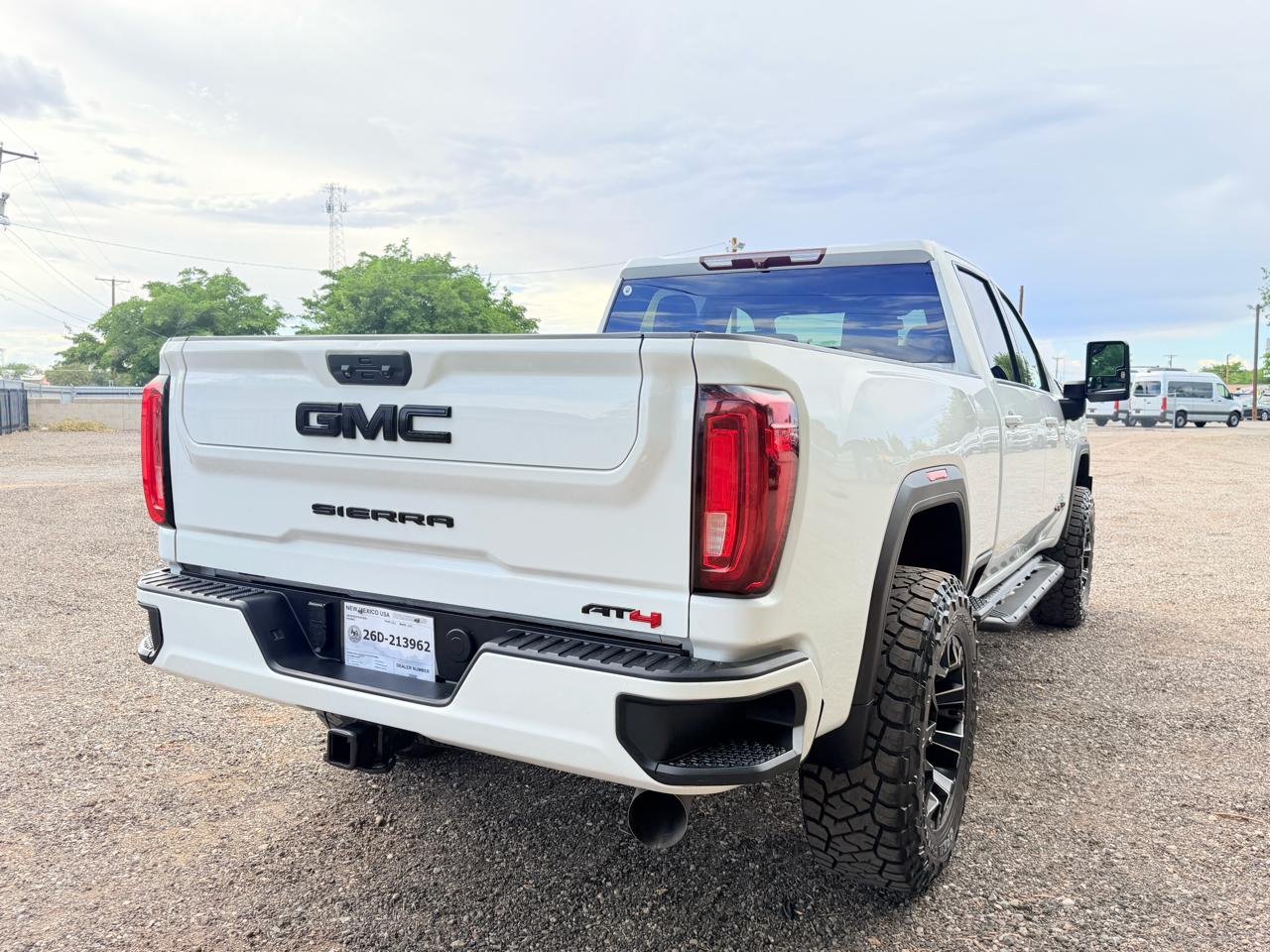 GMC Sierra 2500HD 4WD Crew Cab 159" AT4 2022