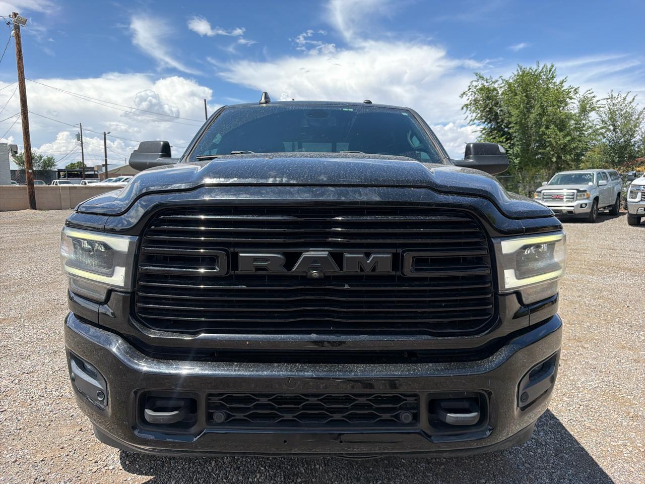 RAM 2500 Laramie 4x4 Mega Cab 6'4" Box 2020