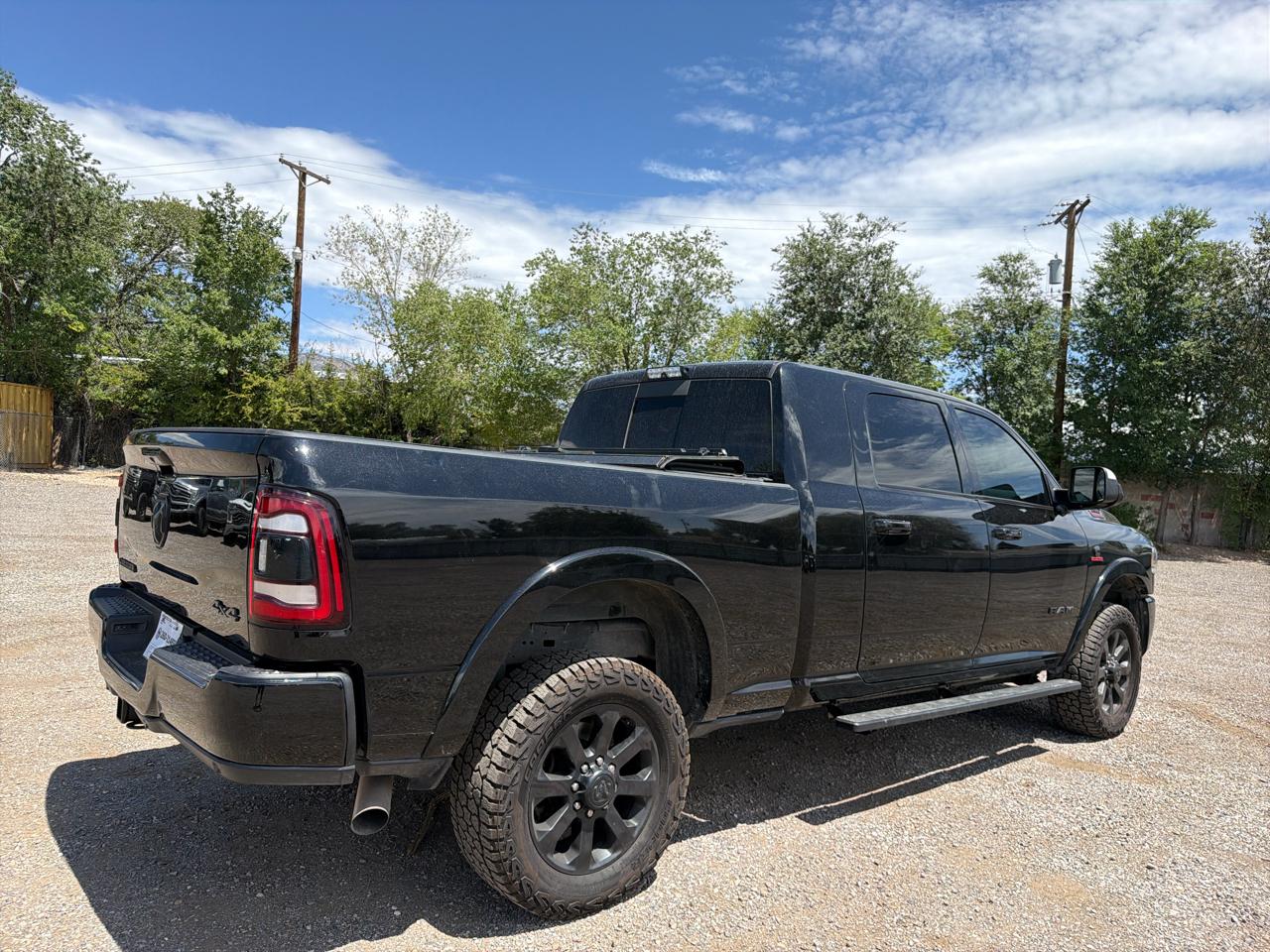 RAM 2500 Laramie 4x4 Mega Cab 6'4" Box 2020