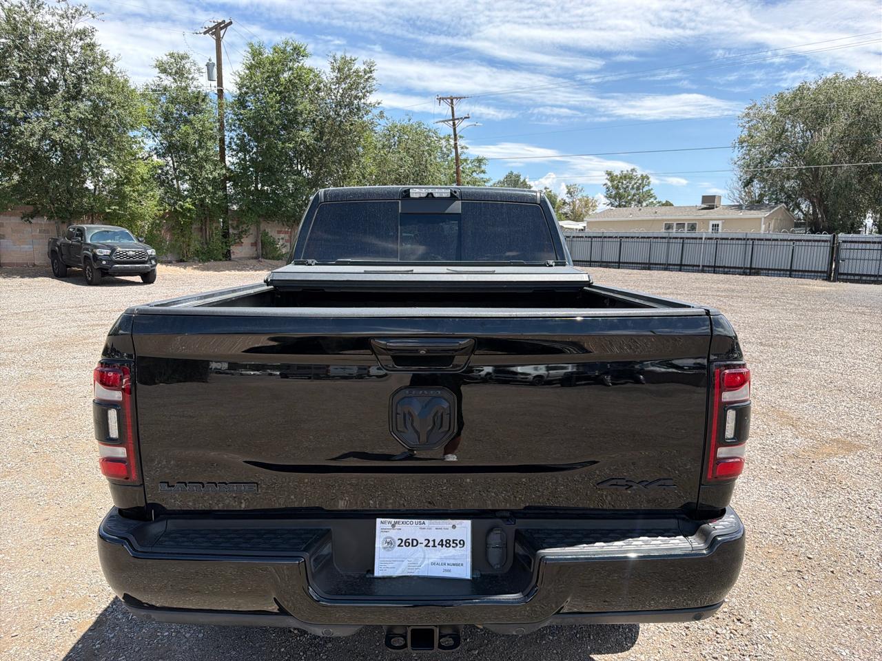 RAM 2500 Laramie 4x4 Mega Cab 6'4" Box 2020