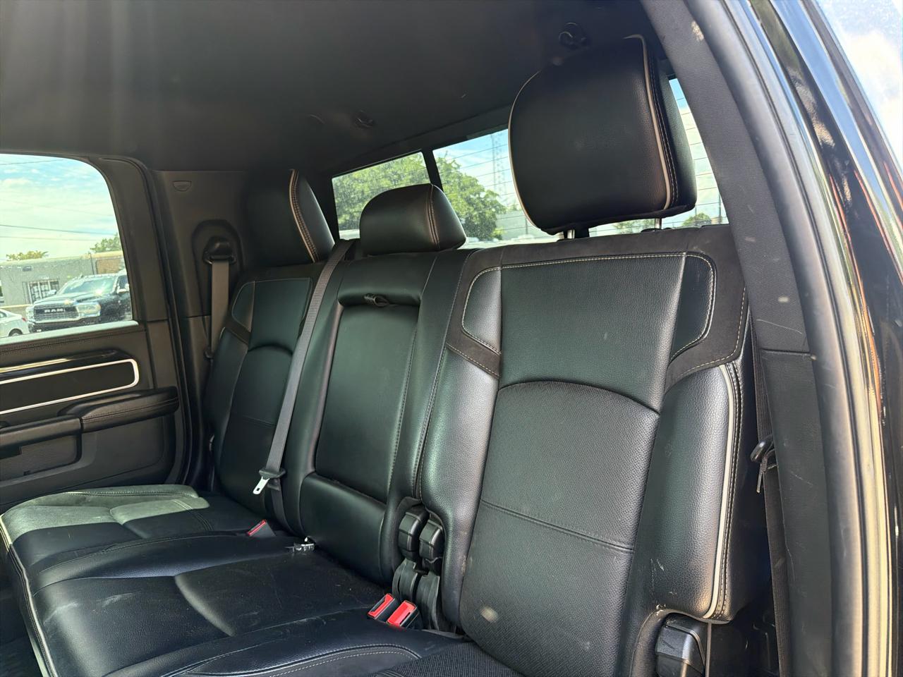 RAM 2500 Laramie 4x4 Mega Cab 6'4" Box 2020
