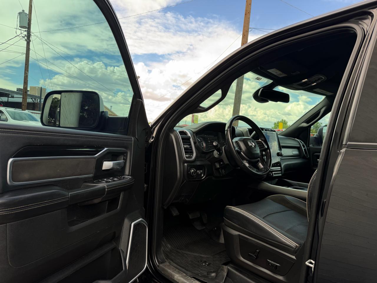 RAM 2500 Laramie 4x4 Mega Cab 6'4" Box 2020