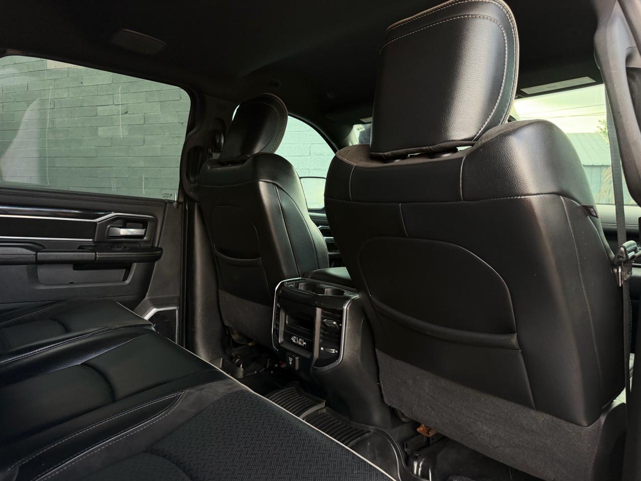 RAM 2500 Laramie 4x4 Mega Cab 6'4" Box 2020