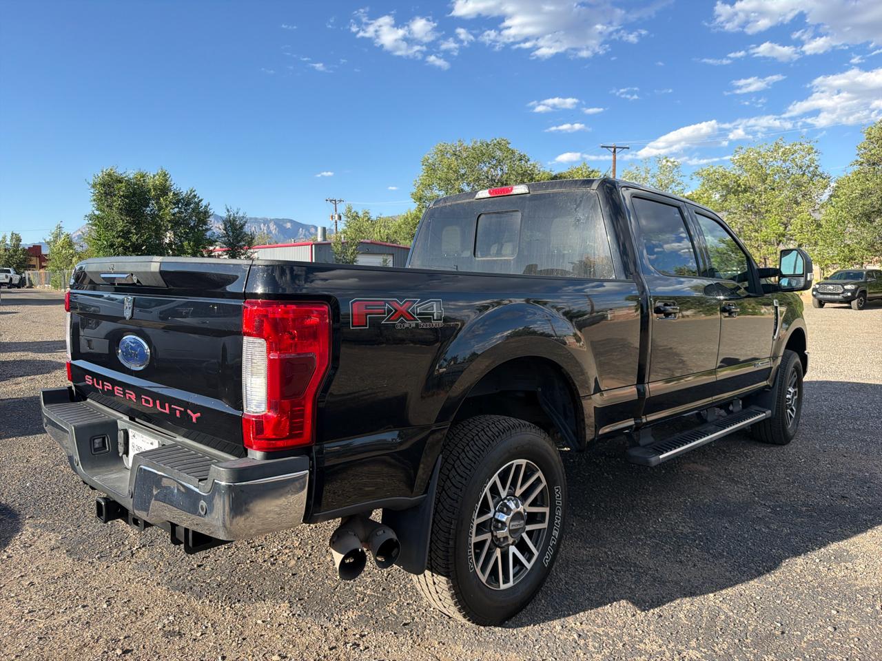 Ford Super Duty F-250 SRW Lariat 4WD Crew Cab 6.75' Box 2019