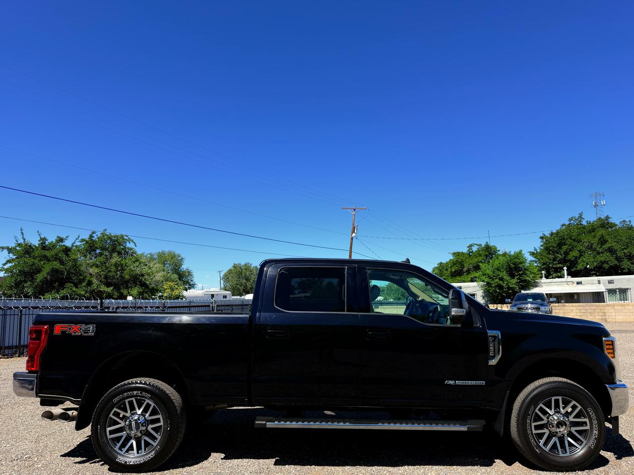 Ford Super Duty F-250 Crew Cab 156" Lariat 4WD 2019