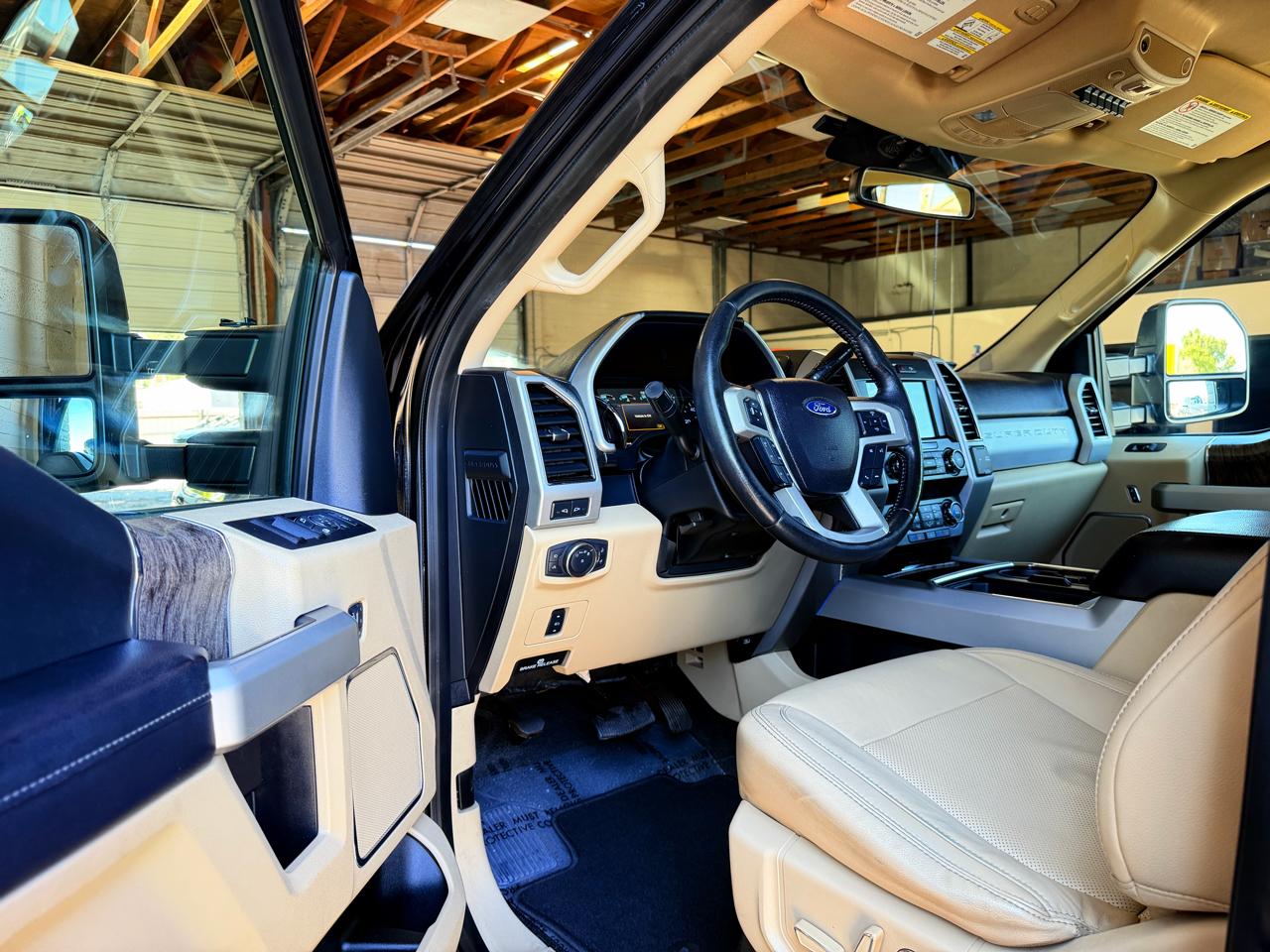 Ford Super Duty F-250 Crew Cab 156" Lariat 4WD 2019
