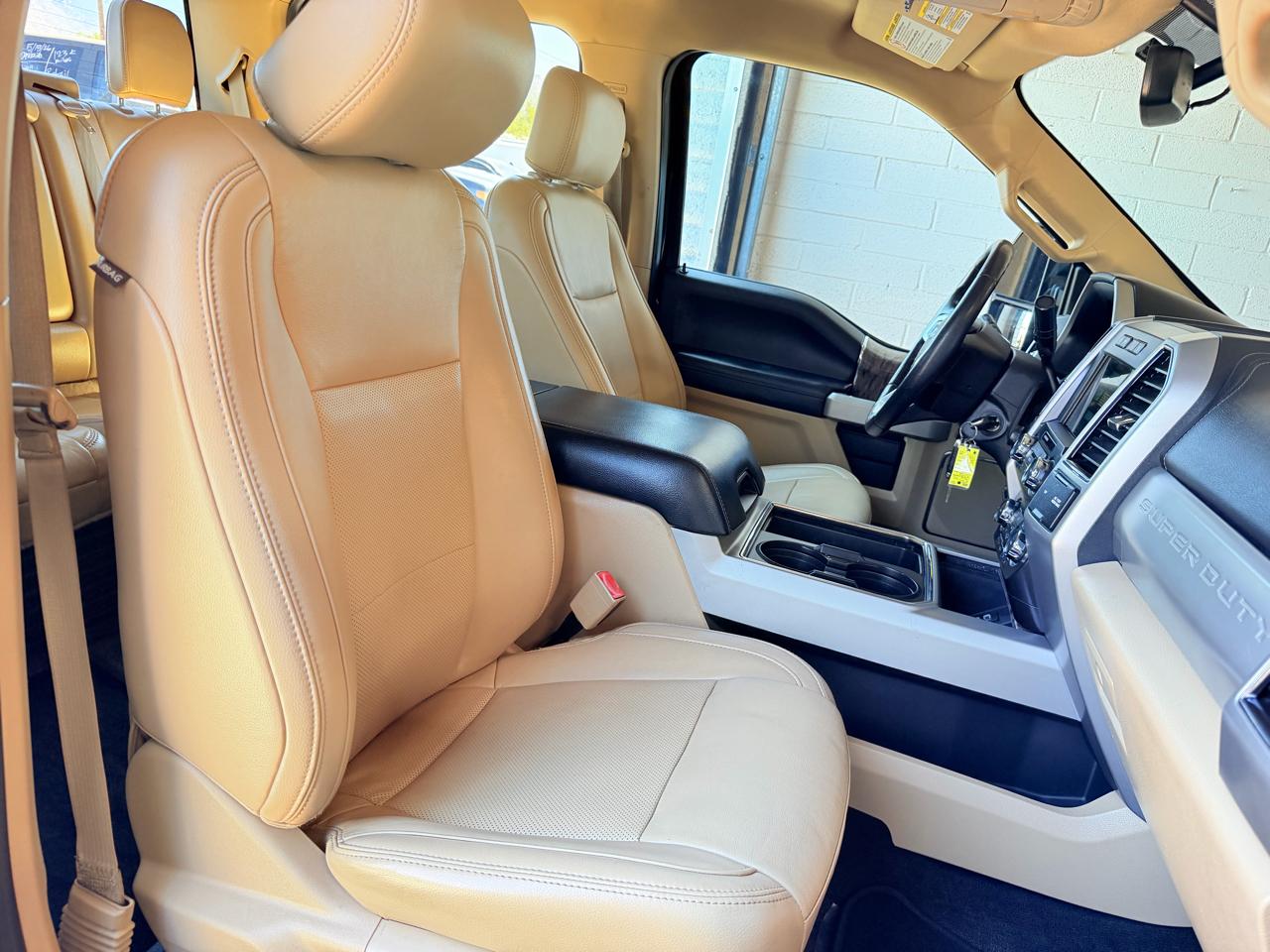 Ford Super Duty F-250 Crew Cab 156" Lariat 4WD 2019