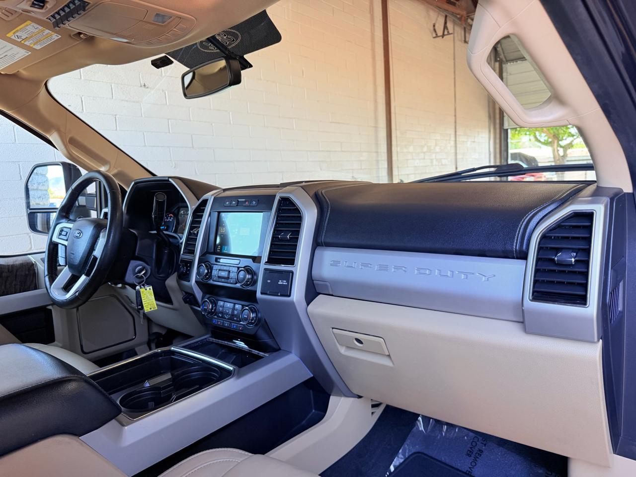 Ford Super Duty F-250 Crew Cab 156" Lariat 4WD 2019