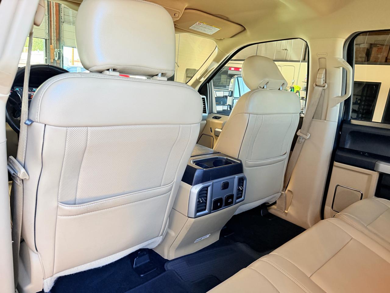 Ford Super Duty F-250 Crew Cab 156" Lariat 4WD 2019