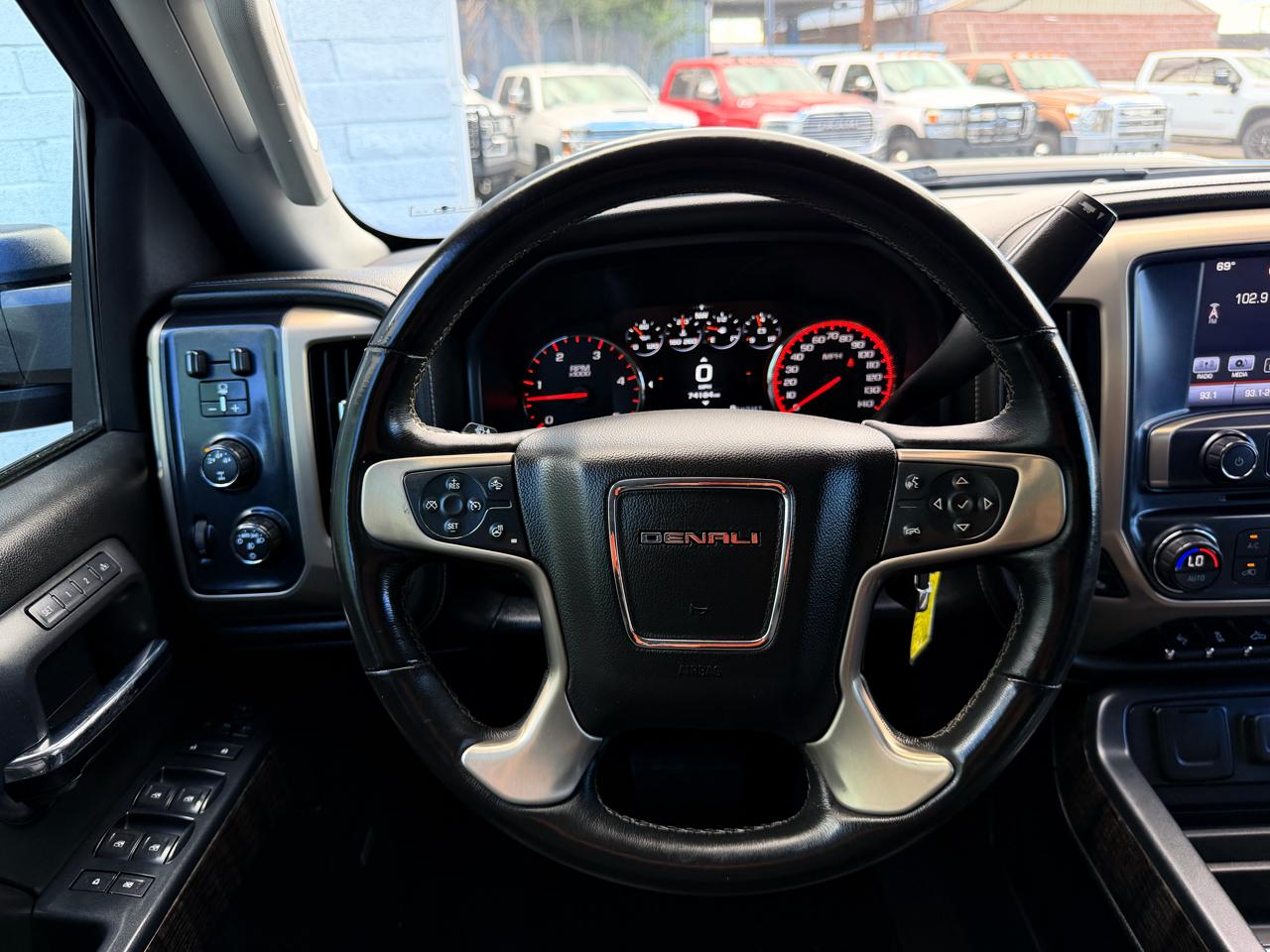 GMC Sierra 2500HD 4WD Crew Cab 153.7" Denali 2016
