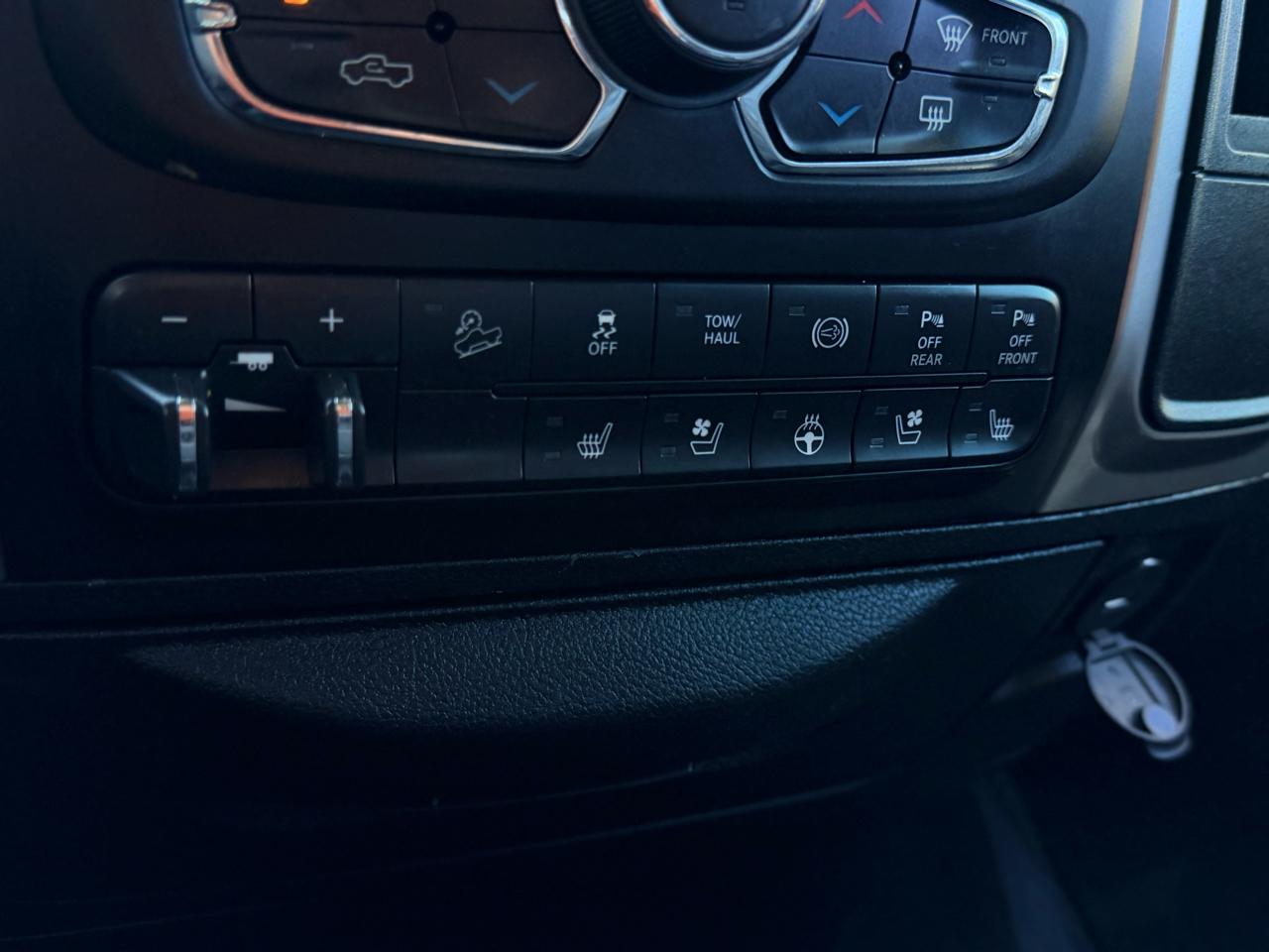 RAM 2500 SLT 4x4 Mega Cab 6'4" Box 2018