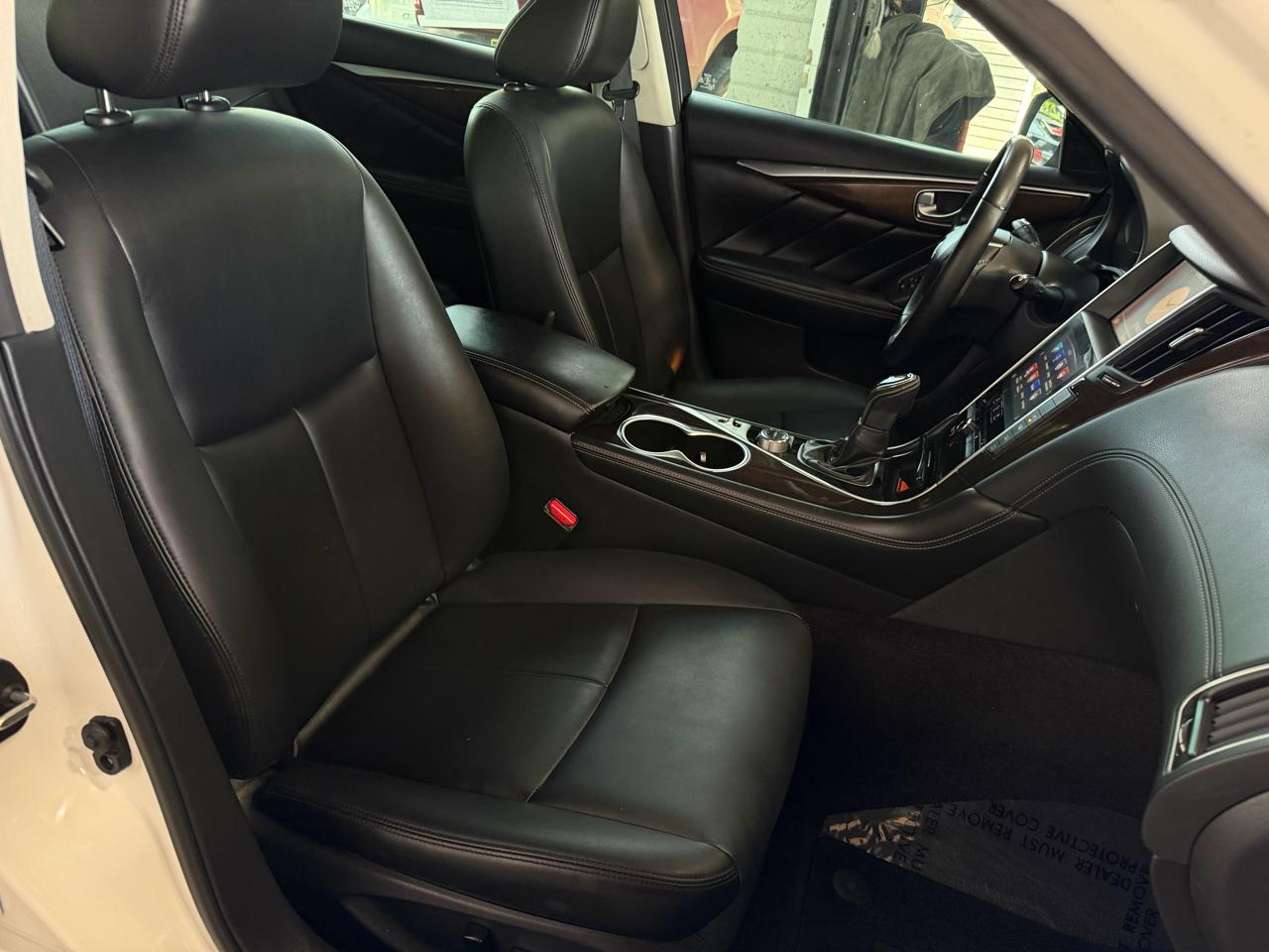 Infiniti Q50 3.0t LUXE RWD 2019