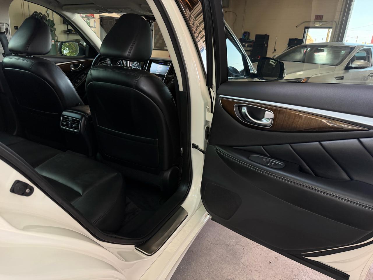 Infiniti Q50 3.0t LUXE RWD 2019