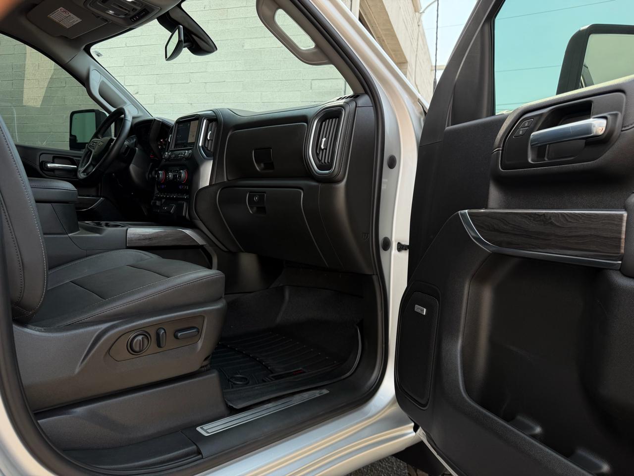 Chevrolet Silverado 2500HD 4WD Crew Cab 159" LTZ 2023