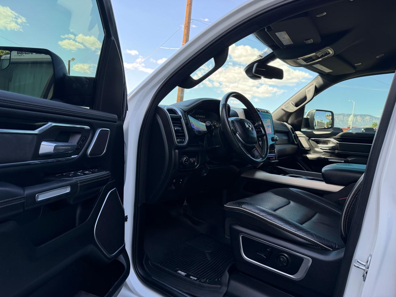 RAM 1500 Laramie 4x4 Crew Cab 5'7" Box 2019
