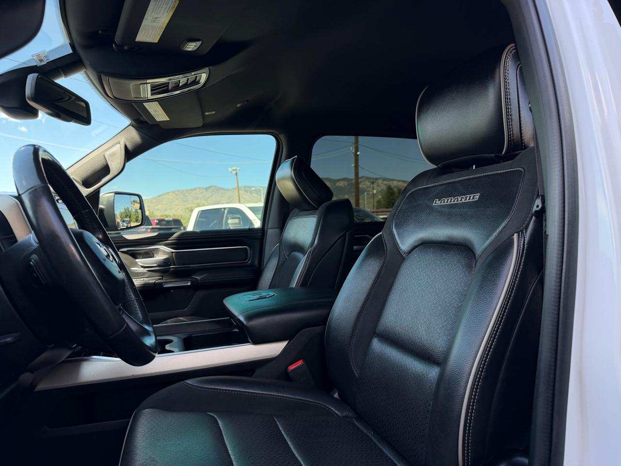 RAM 1500 Laramie 4x4 Crew Cab 5'7" Box 2019