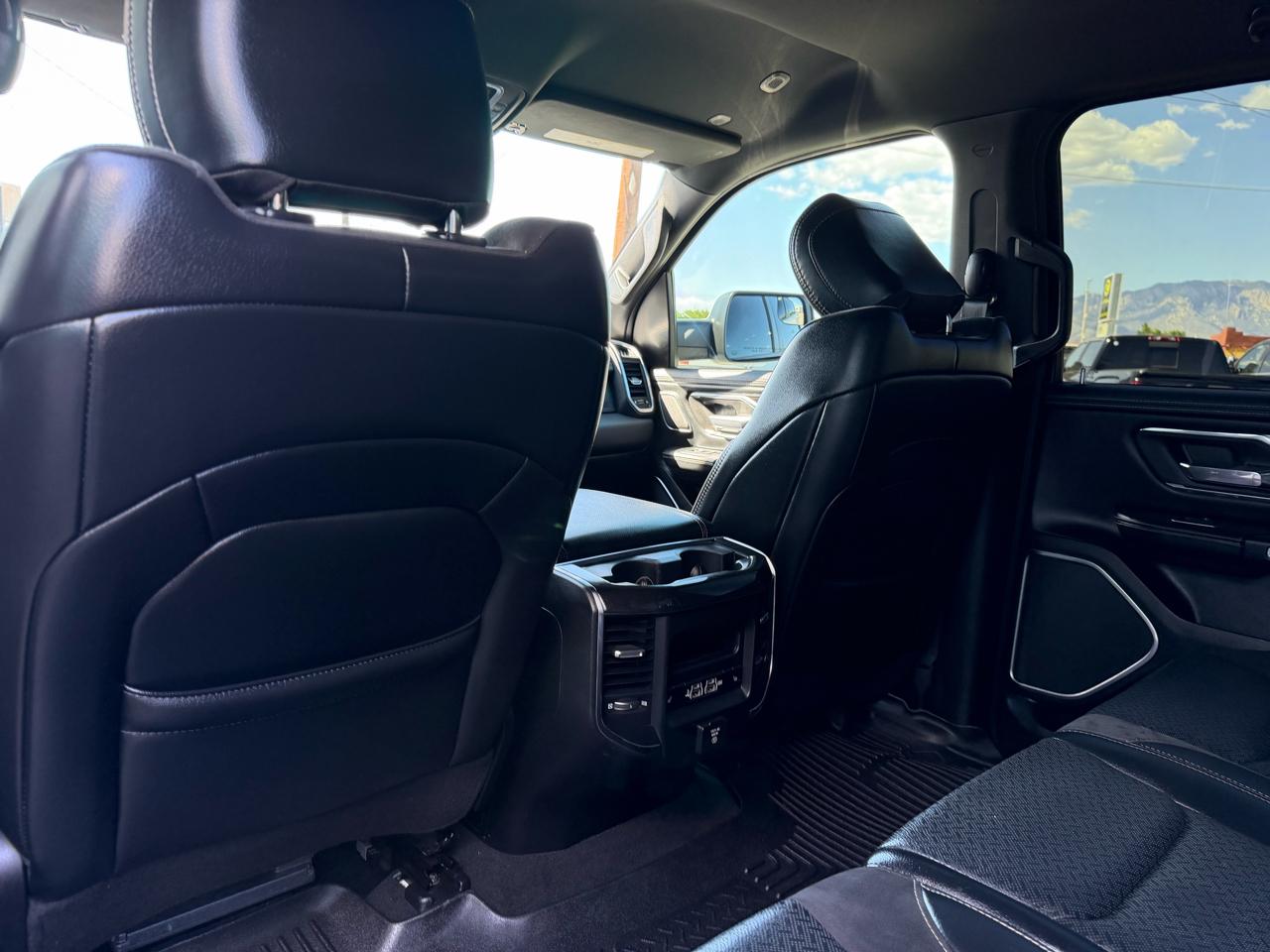RAM 1500 Laramie 4x4 Crew Cab 5'7" Box 2019