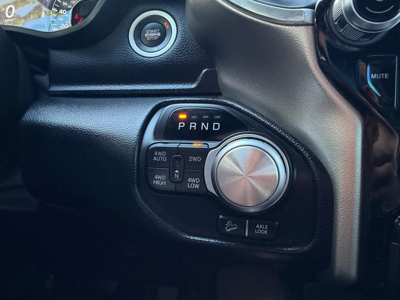 RAM 1500 Laramie 4x4 Crew Cab 5'7" Box 2019