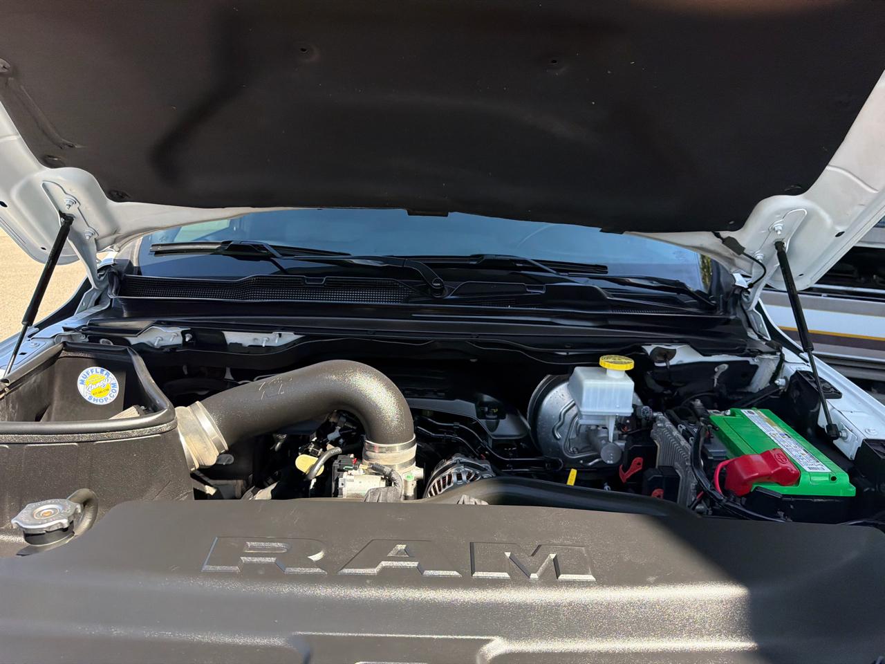 RAM 1500 Laramie 4x4 Crew Cab 5'7" Box 2019