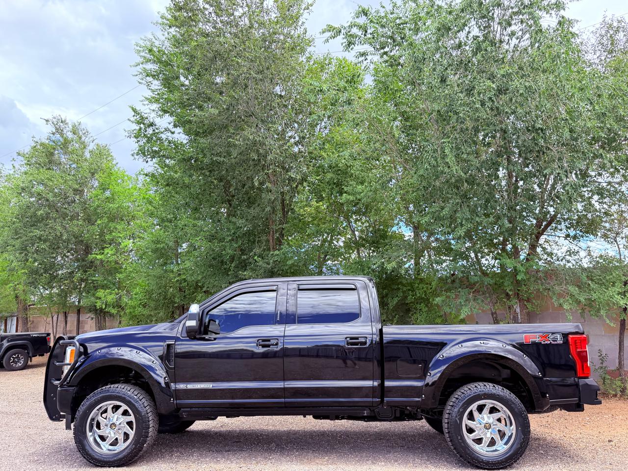 Ford Super Duty F-250 SRW Platinum 4WD Crew Cab 6.75' Box 2018