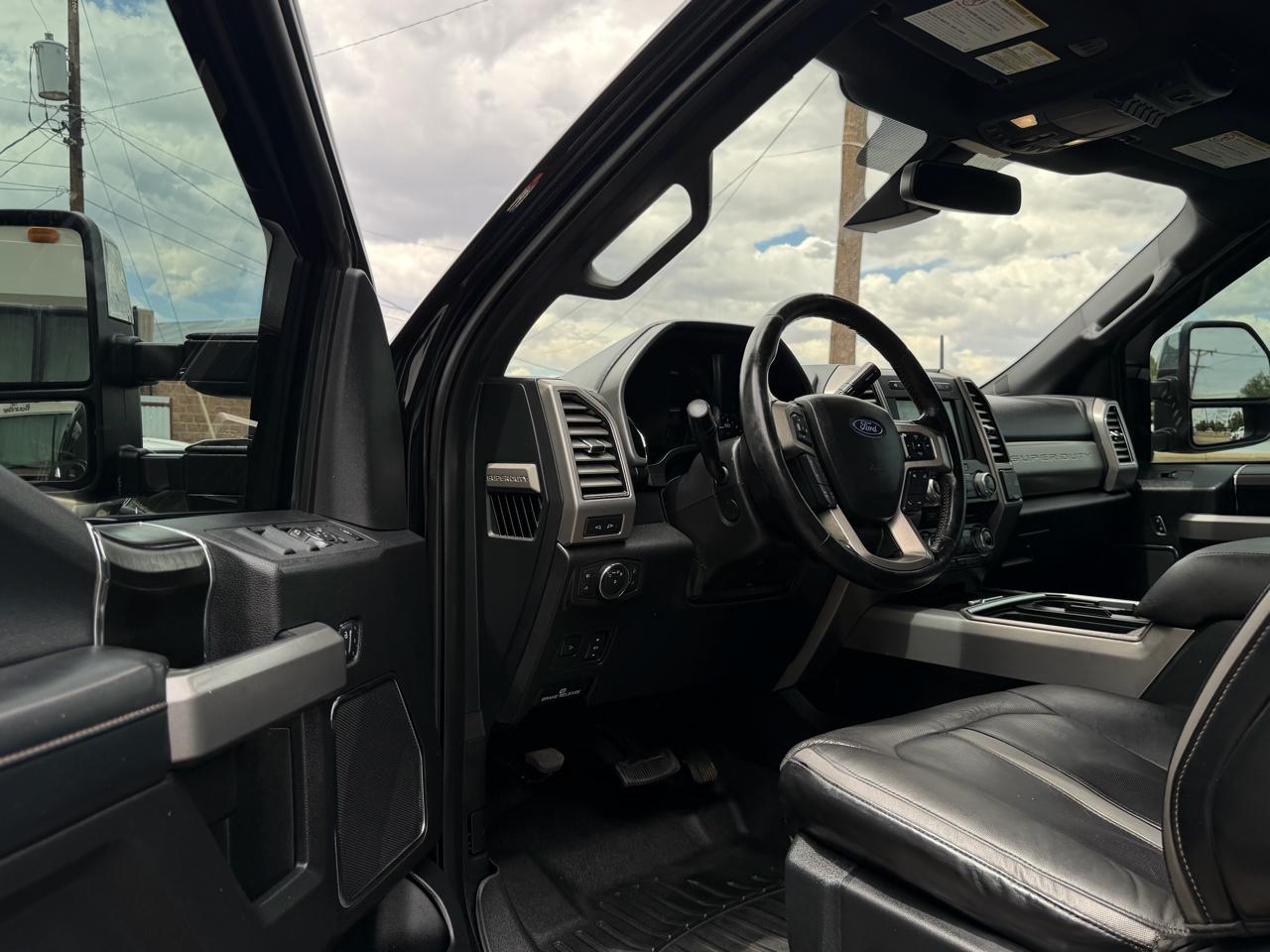 Ford Super Duty F-250 SRW Platinum 4WD Crew Cab 6.75' Box 2018