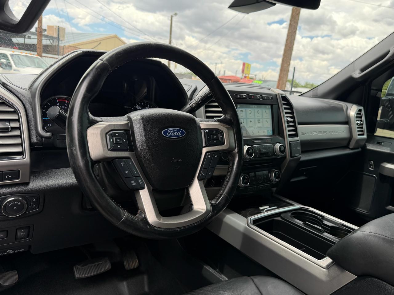 Ford Super Duty F-250 SRW Platinum 4WD Crew Cab 6.75' Box 2018